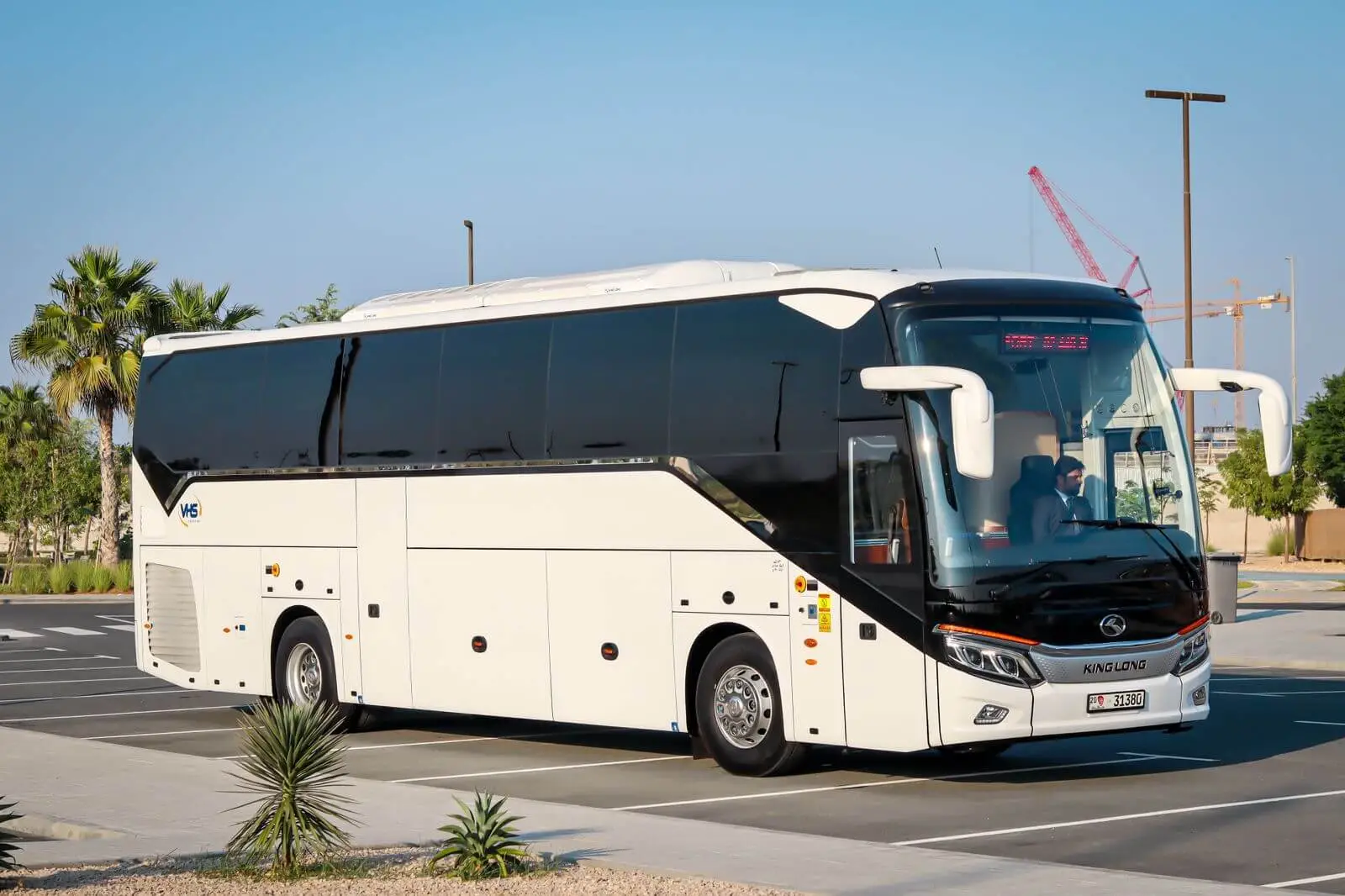LUXURY BUS (52 SEATER)